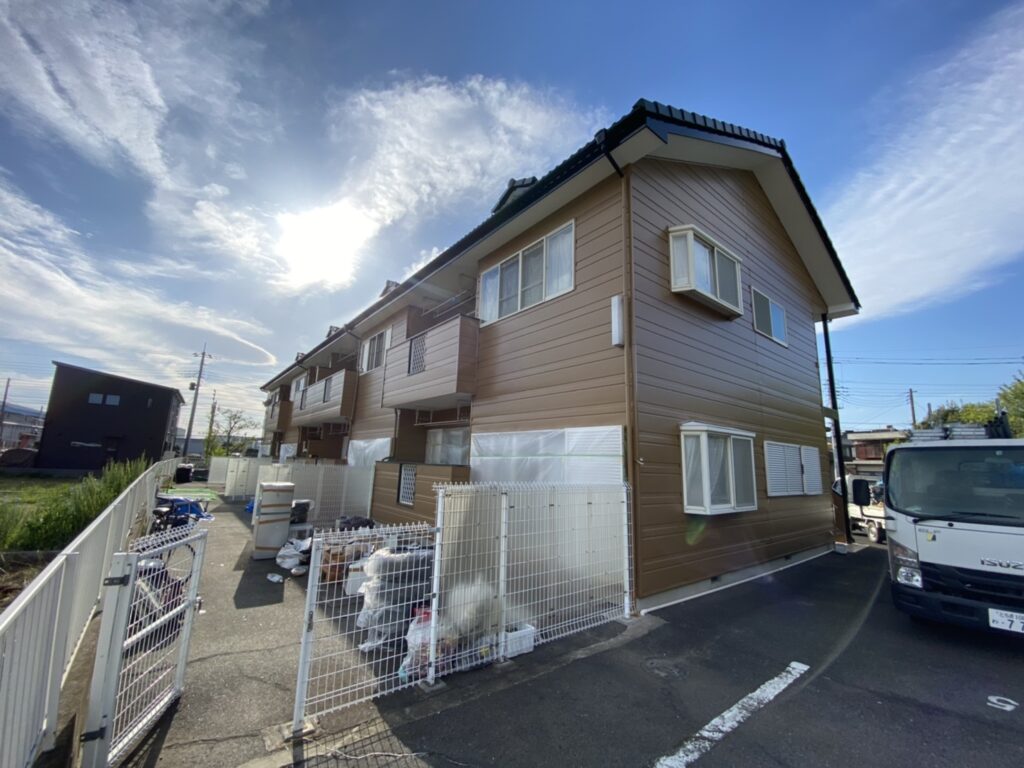前橋市富士見町周辺　アパート屋根外壁塗装ビフォーアフター